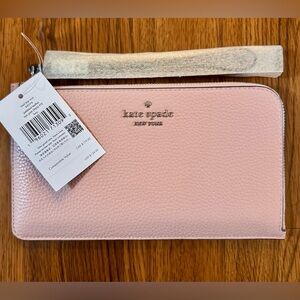🩰💕Kate Spade Pink Wristlet in color Tutu with Silver Accents Brand New💕🩰